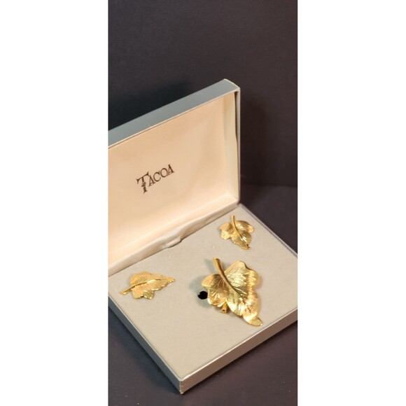 Vintage Tacoa Leaf Earrings And Brooch Set Gold Tone In Original Box Beautiful - Picture 7 of 13